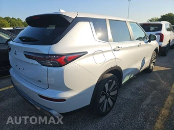 2025 Mitsubishi Outlander SE - miniatura 4