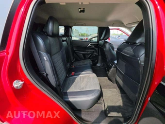 2025 Mitsubishi Outlander SE - miniatura 17