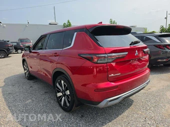 2025 Mitsubishi Outlander SE - miniatura 2