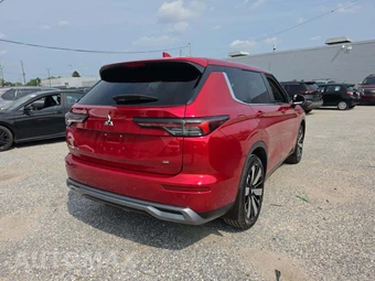 2025 Mitsubishi Outlander SE - miniatura 3