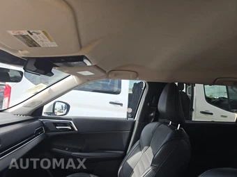 2025 Mitsubishi Outlander SE - miniatura 18