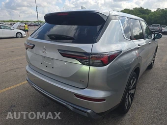 2025 Mitsubishi Outlander SE - miniatura 4