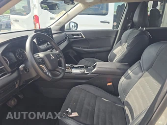 2025 Mitsubishi Outlander SE - miniatura 7