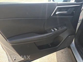 2025 Mitsubishi Outlander SE - miniatura 9