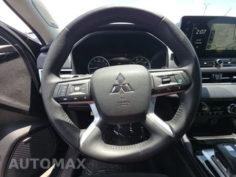 2025 Mitsubishi Outlander SE - miniatura 10