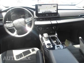 2025 Mitsubishi Outlander SE - miniatura 19