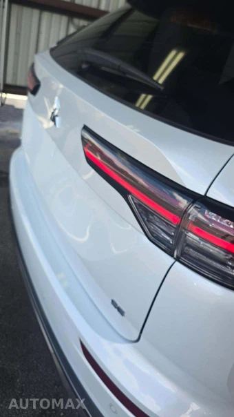 2025 Mitsubishi Outlander SE - miniatura 21