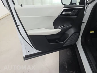 2025 Mitsubishi Outlander SE - miniatura 9