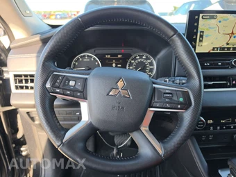 2025 Mitsubishi Outlander SE - miniatura 10
