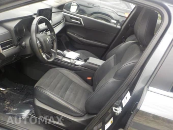 2025 Mitsubishi Outlander SE - miniatura 11