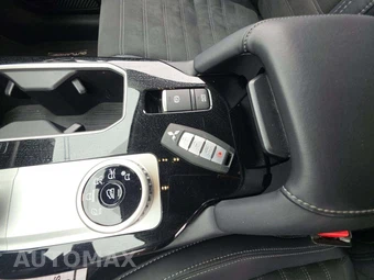 2025 Mitsubishi Outlander SE - miniatura 8