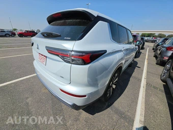 2025 Mitsubishi Outlander SE - miniatura 4