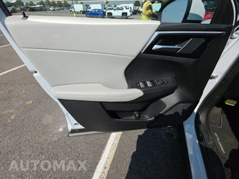 2025 Mitsubishi Outlander SE - miniatura 9