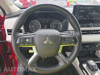 2025 Mitsubishi Outlander SE - miniatura 10