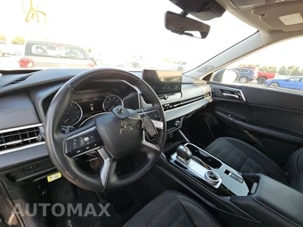 2025 Mitsubishi Outlander SE - miniatura 11