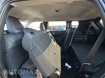2025 Mitsubishi Outlander SE - miniatura 13