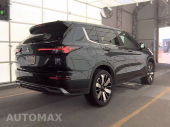 2025 Mitsubishi Outlander SE - miniatura 4