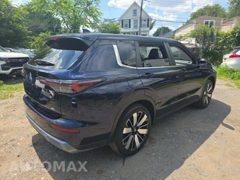 2025 Mitsubishi Outlander SE - miniatura 3