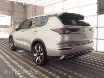 2025 Mitsubishi Outlander SE - miniatura 6