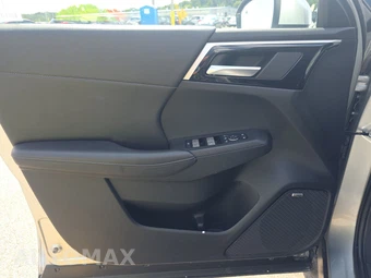 2025 Mitsubishi Outlander SE - miniatura 9