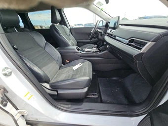 2025 Mitsubishi Outlander SE - miniatura 8