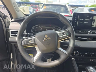 2025 Mitsubishi Outlander SE - miniatura 10