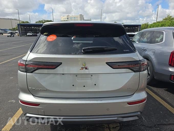 2025 Mitsubishi Outlander SE - miniatura 5