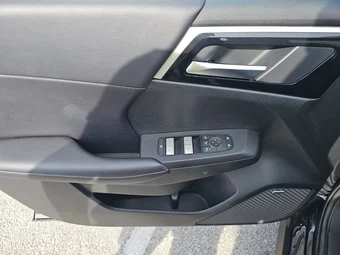 2025 Mitsubishi Outlander SE - miniatura 9