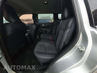 2025 Mitsubishi Outlander SE - miniatura 13