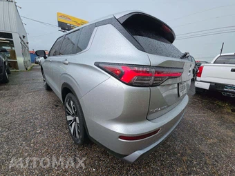 2025 Mitsubishi Outlander SE - miniatura 2