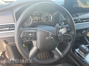 2025 Mitsubishi Outlander SE - miniatura 10