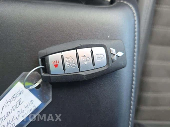 2025 Mitsubishi Outlander SE - miniatura 8