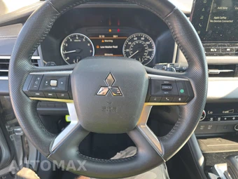 2025 Mitsubishi Outlander SE - miniatura 10