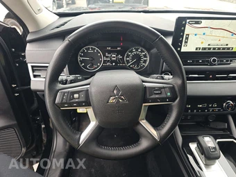 2025 Mitsubishi Outlander SE - miniatura 10