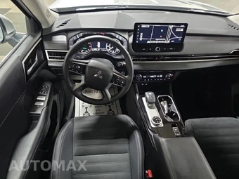 2025 Mitsubishi Outlander SE - miniatura 14