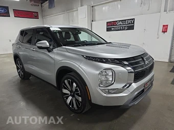 2025 Mitsubishi Outlander SE - miniatura 3