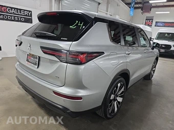 2025 Mitsubishi Outlander SE - miniatura 4