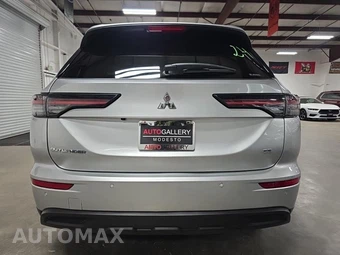 2025 Mitsubishi Outlander SE - miniatura 5
