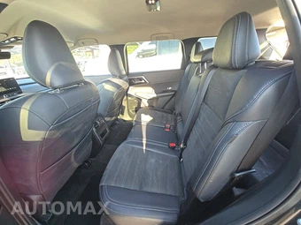 2025 Mitsubishi Outlander SE - miniatura 13