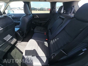2025 Mitsubishi Outlander SE - miniatura 13