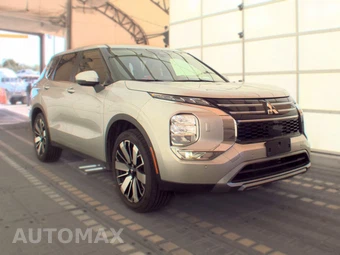 2025 Mitsubishi Outlander SE - miniatura 3