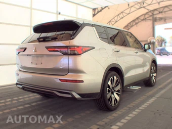 2025 Mitsubishi Outlander SE - miniatura 4