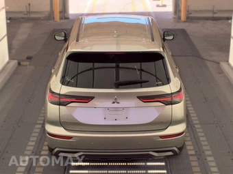2025 Mitsubishi Outlander SE - miniatura 5