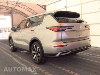 2025 Mitsubishi Outlander SE - miniatura 6