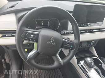 2025 Mitsubishi Outlander SE - miniatura 10