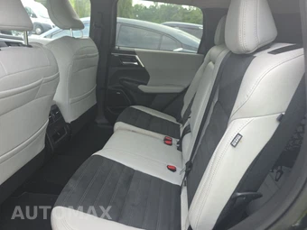 2025 Mitsubishi Outlander SE - miniatura 13