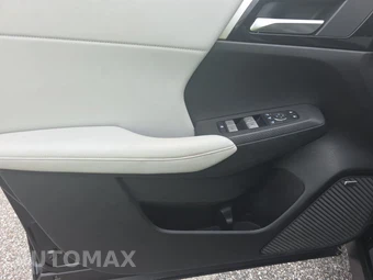 2025 Mitsubishi Outlander SE - miniatura 9