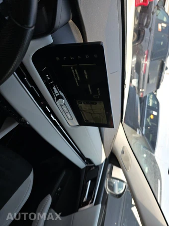 2025 Mitsubishi Outlander SE - miniatura 11