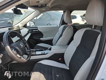 2025 Mitsubishi Outlander SE - miniatura 7
