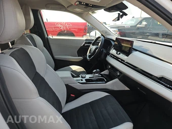 2025 Mitsubishi Outlander SE - miniatura 8